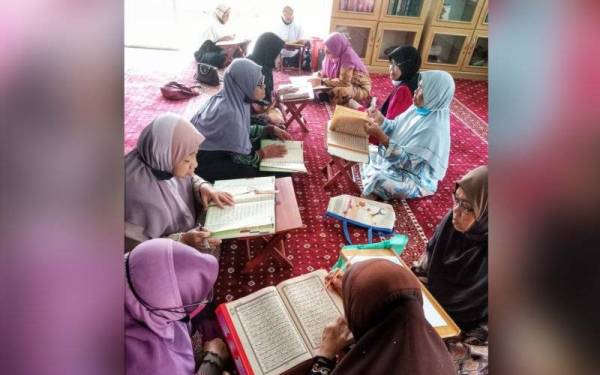 Tadarus al-Quran antara aktiviti yang dijalankan oleh GPW Felda Jengka 24.