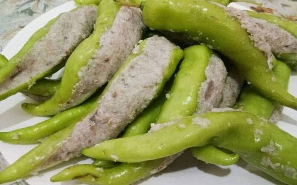 Solok lada yang dihasilkan Nurliaya dengan dibantu ibunya, Norma A. Wahab di kediaman mereka di Kampung Pengkalan Binjai, Kemaman.