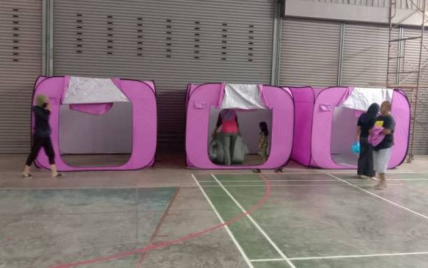 Mangsa banjir ditempatkan di PPS di SRJKC Ai Chun.- Foto APM