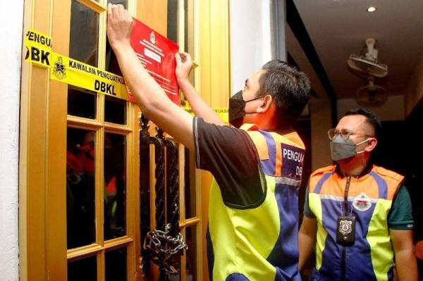 Antara premis hiburan yang ditutup kerana melanggar syarat lesen.