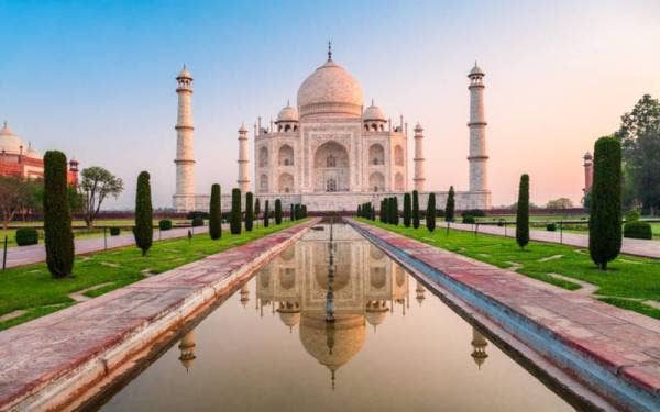 India dijangka menyumbang pertumbuhan dua digit kepada AirAsia. - Foto 123RF