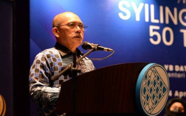 Ronald ketika berucap pada Majlis Pelancaran Duit Syiling Peringatan 50 Tahun LKIM.