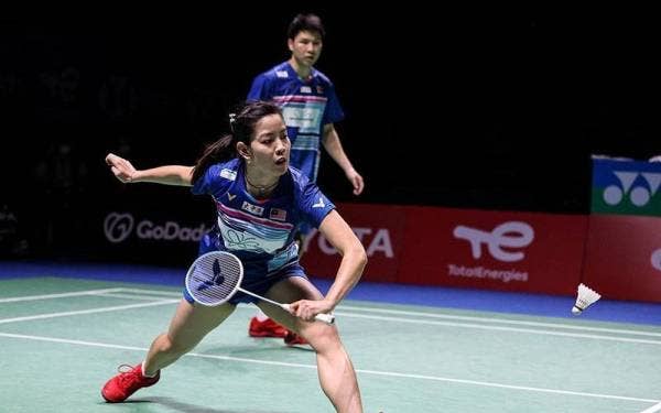 Aksi Soon Huat-Shevon Lai pada saingan separuh akhir, pagi tadi. - Foto Badminton