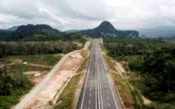 Projek pembinaan Lebuh Raya Utama Tengah (CSR) dan Lebuh Raya Kota Bharu-Kuala Krai yang dijangka siap pada tahun 2025.