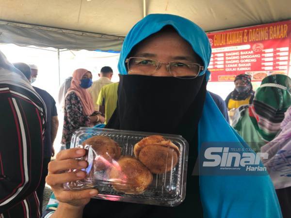 Noriani tidak melepaskan peluang mendapatkan kuih piana terutama ketika bulan Ramadan.