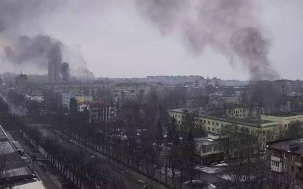 Tentera Rusia didakwa berjaya membebaskan sejumlah tawanan Islam di sebuah masjid di daerah Primorsky, Mariupol pada Sabtu lalu. - Foto AFP