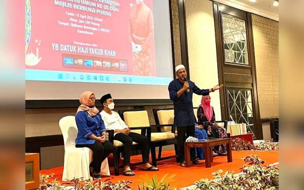 Yakub ketika berucap pada program taklimat dan bengkel persiapan jentera PRU15 serta Majlis Berbuka Puasa Anjuran UMNO Bahagian Sepanggar, Kota Kinabalu.