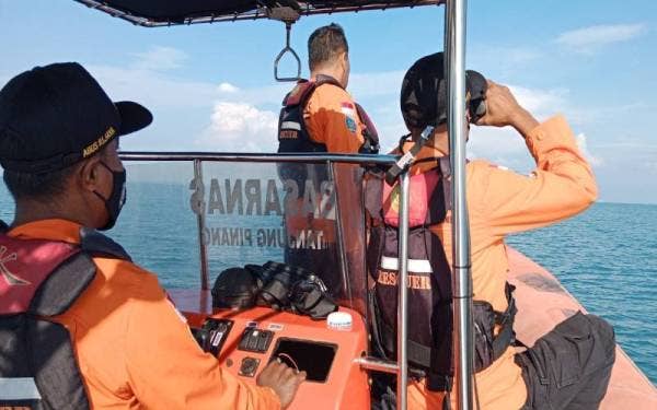 Basarnas Indonesia menghentikan operasi pencarian Nathan Renve yang hilang ketika melakukan latihan selaman di Pulau Tokong Sanggol, Mersing, pada 6 April lalu.