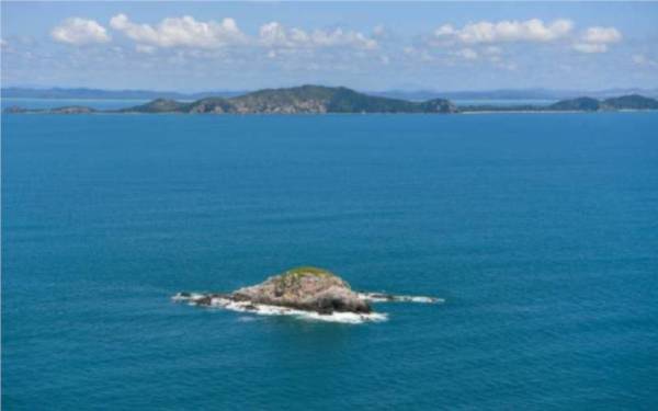 Aktiviti selam snorkel dan lawatan pulau-pulau di sekitar perairan Mersing dibenarkan semula mulai Isnin, mengikut SOP ditetapkan.