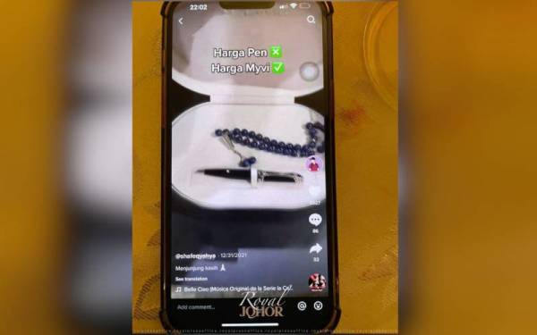 Tangkap layar beberapa kurniaan Istana Johor yang dimuat naik pemilik akaun TikTok 'shafeqyahya'.- Foto Royal Press Office