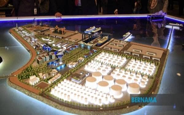 KLIP bukan untuk memenuhi permintaan pelabuhan kapal dagang, sebaliknya hub antarabangsa industri minyak dan gas bersepadu, perkhidmatan pelabuhan dan perkapalan serta industri maritim yang bakal memberi impak besar kepada ekonomi negeri dan Malaysia. - Foto Bernama