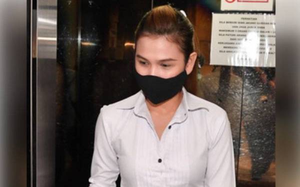 Hakim Mahkamah Tinggi memerintahkan wang milik Alyaa Syuhaila berjumlah RM353,723.81 dan wang RM75,846.82 milik syarikatnya dilucut hak kepada kerajaan.