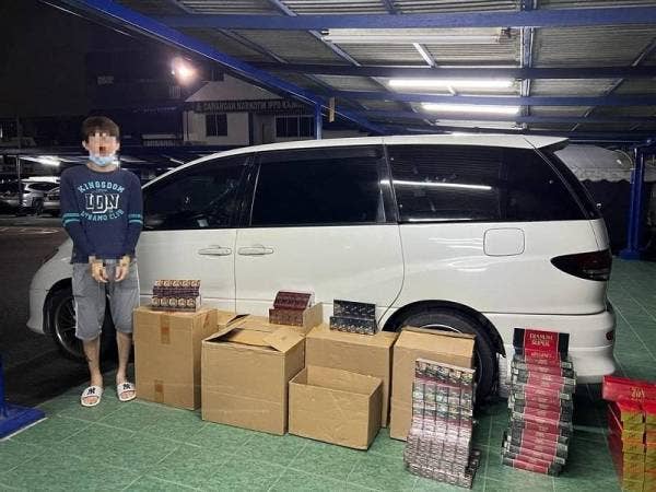 PGA menumpaskan satu sindiket penyeludupan rokok seludup menerusi dua serbuan di Kajang dan Seri Kembangan.