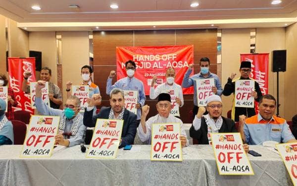 Antara wakil NGO yang hadir ke Kempen Save Al-Quds di ibu negara pada Sabtu.