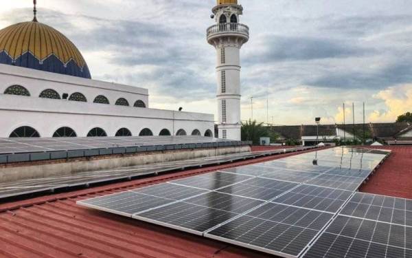 Masjid Temerloh Jaya menjadi masjid pertama di Pahang menggunakan tenaga solar.