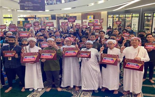 Penganjuran World #QuranHour di Malakat Mall meriah.