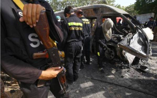 Empat termasuk tiga warga China terbunuh dalam insiden letupan bom di Universiti Karachi di Pakistan, pada Selasa. - Foto EPA
