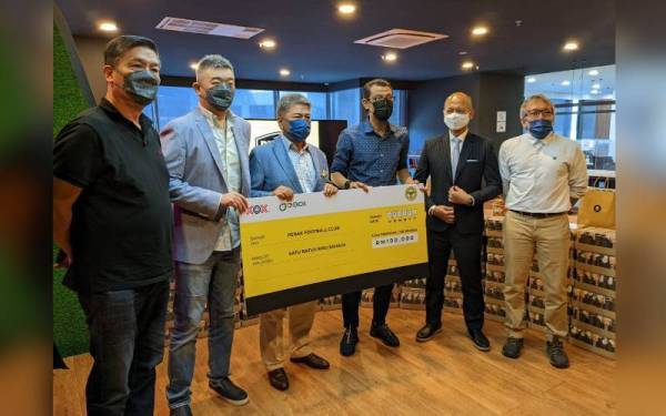 Majlis MoU antara Perak FC dan XOX Berhad di Petaling Jaya pada 29 April lalu. Foto: FB Perak Football Club