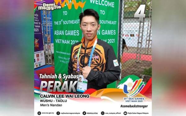 Calvin Lee meraih pingat perak bagi acara wushu hari ini. - Foto FB MSN
