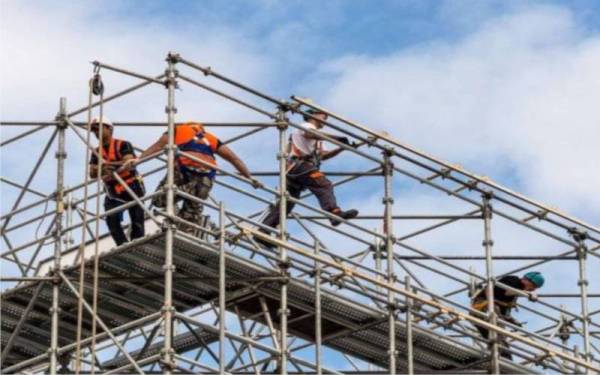 Kerajaan akan merangka satu mekanisme komprehensif bagi mengurangkan kebergantungan negara terhadap pekerja asing. - Gambar hiasan