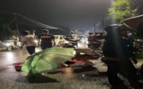 Gambar lokasi kemalangan tular di media sosial.