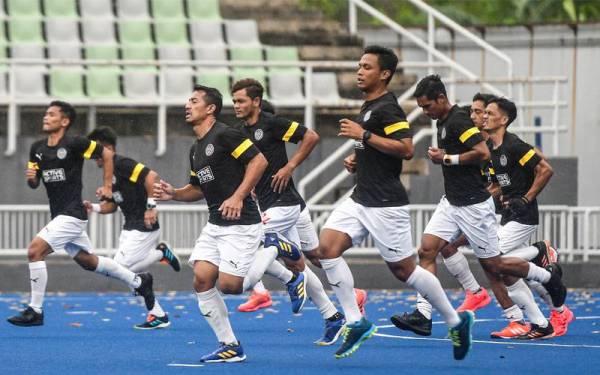 Skuad Malaysian Tigers menjalani latihan sebagai persiapan menghadapi Piala Asia 2022 di Jakarta, Indonesia. - Foto Facebook MHC