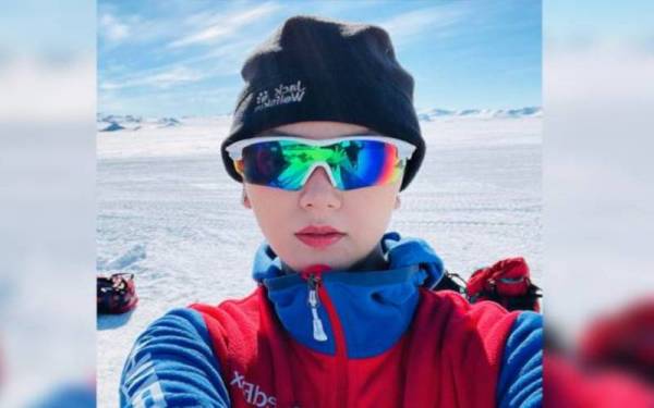 Celine wanita Vietnam pertama menakluki puncak Gunung Everest. Foto FB/Everest Today