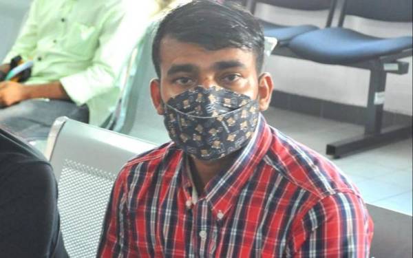 Mostafa dijatuhkan hukuman denda dan penjara sehari selepas mengaku bersalah cuba merasuah pengkuat kuasa, di Mahkamah Sesyen Johor Bahru, pada Rabu