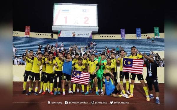 Barisan skuad Harimau Muda akan berdepan Vietnam dalam aksi separuh akhir bola sepak lelaki Sukan SEA Hanoi 2021 di Stadium Viet Tri, malam Khamis. - Foto FAM