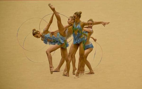 Sie Yan beraksi dalam acara gimrama kategori gelung akhir wanita pada Sukan SEA ke-31 di Kompleks Sukan Quan Ngua pada Khamis. - Foto Bernama