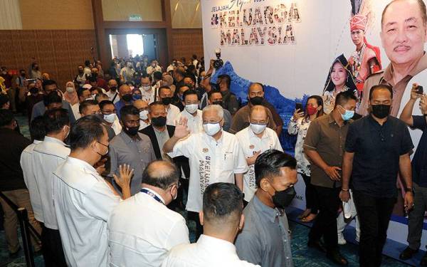 DATUK SERI ISMAIL SABRI YAAKOB