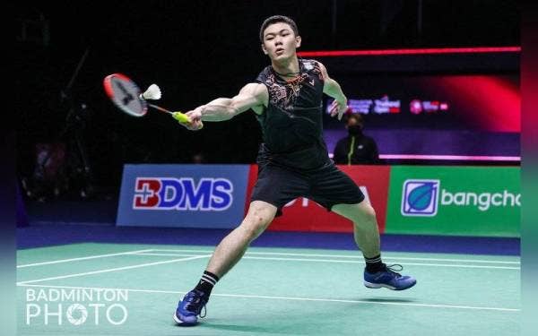 Aksi Zii Jia pada perlawanan akhir Terbuka Thailand 2022. - Foto Badminton