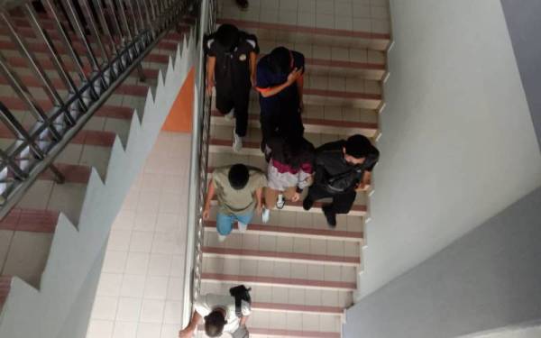 Empat pelajar lelaki didakwa di Mahkamah Majistret pada Isnin. 