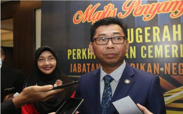 Mohamad ketika ditemui pemberita selepas hadir Majlis Anugerah Perkhidmatan Cemerlang (APC) Tahun 2021 Jabatan Pendidikan Negeri Sabah (JPNS), di Kota Kinabalu.