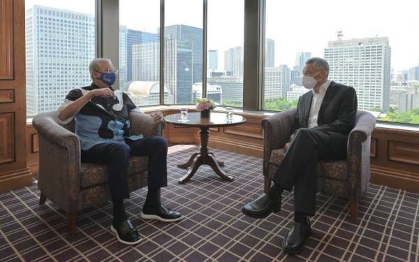 Ismail Sabri mengadakan pertemuan bersama Hsien Loong di sebuah hotel di Tokyo pagi Rabu. - Foto Bernama