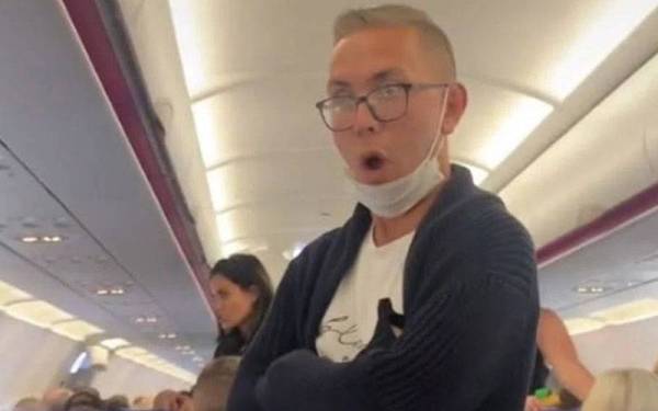 Beberapa penumpang terkejut apabila mendengar suara juruterbang yang marah melalui sistem interkom pesawat Wizz Air di Lapangan Terbang Gatwick, England baru-baru ini.- Foto TikTok/HannahMace0