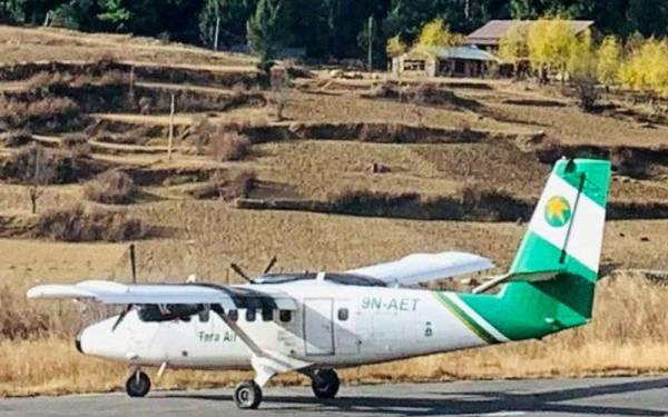 Pesawat milik Tara Air itu berlepas dari bandar Pokhara. - Foto Reuters