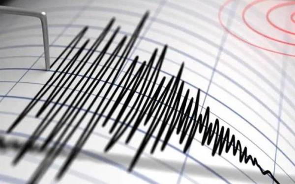Gempa bumi sederhana berukuran 5.0 pada skala Richter dikesan melanda Halmahera, Indonesia pada 6.55 pagi Khamis. - Foto hiasan