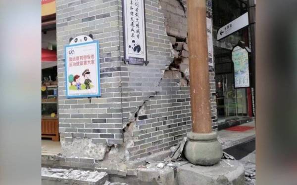 Gempa bumi berukuran 6.1 pada skala Richter menggegarkan Daerah Lushan di Ya'an, Sichuan. - Foto Global Times