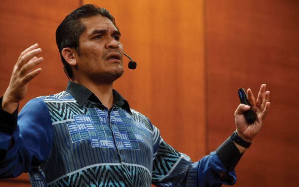 Menteri Kanan Pendidikan, Datuk Dr Mohd Radzi Md Jidin ketika sidang media khas di Auditorium Kompleks E pada Khamis. - Foto Bernama