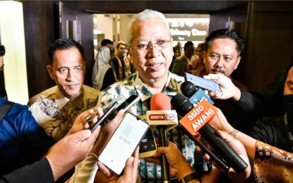 Annuar ketika ditemui pemberita selepas Majlis Makan Malam sempena Mesyuarat Majlis Ekonomi Digital, Industri Kreatif dan Komunikasi (MEDIKK) di sini, pada malam Khamis.