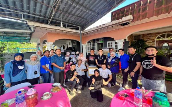 Nasib penulis skrip terkenal, Mazelan Manan yang menderita sakit kanser hidung dan paru-paru lebih dua tahun lalu, mendapat perhatian Perdana Menteri Dato' Seri Ismail Sabri Yaakob. - Foto Bernama