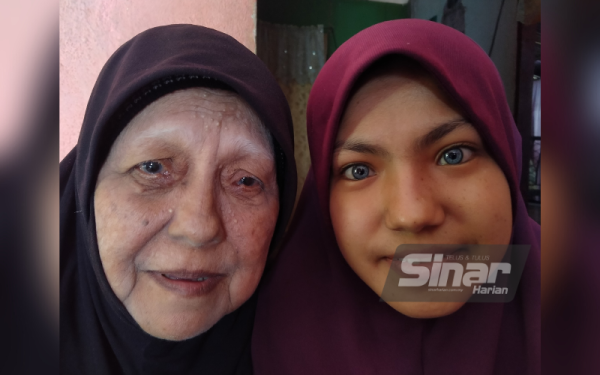 Umi Aqilah qui a hérité des yeux bleus comme sa grand-mère, Siti Eshiah.