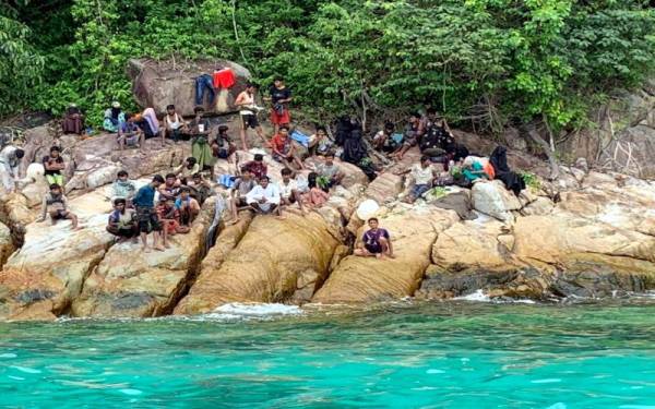 Des Rohingyas ont été retrouvés samedi sur une île de la province de Satun, dans le sud de la Thaïlande, près de la frontière malaisienne.  -Bernama Photo