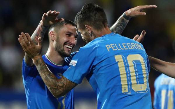 Pellegrini meraikan jaringan bersama pemain Itali dalam aksi Liga Negara-Negara Eropah di Stadium Dino Manuzzi, Cesena pada Rabu.