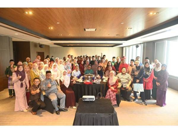 Seramai 61 kakitangan PP dari OUM Zon Utara diraikan dalam sambutan Hari Raya Aidilfitri pada Selasa.