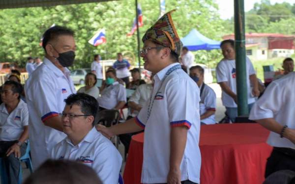 Ewon hadir ke mesyuarat agung tritahunan UPKO Penampang, pada Sabtu.