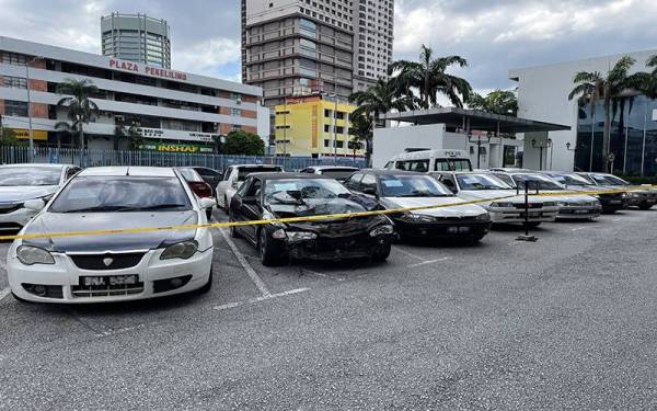 Polis merampas lapan buah kenderaan pelbagai jenis jenama Proton yang dilaporkan hilang di beberapa lokasi berbeza, iaitu sekitar negeri Selangor, Perak, Melaka dan Kuala Lumpur sebelum ini.