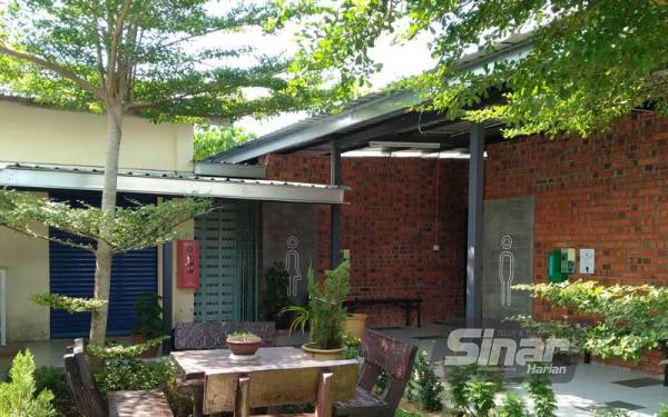 Tandas Masjid Al-Busyra yang cantik dan dibina berkonsepkan ala R&R.