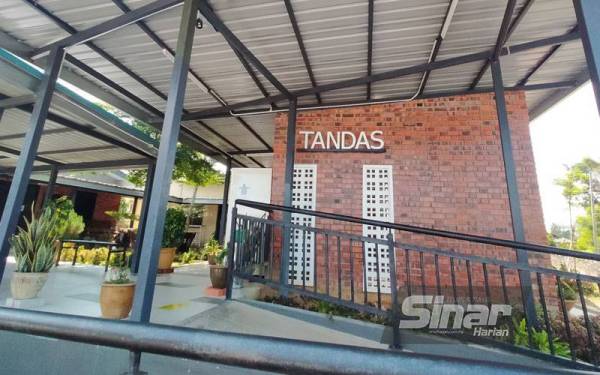 Rekaan tandas yang cantik dan bersih berkonsepkan mesra musafir.